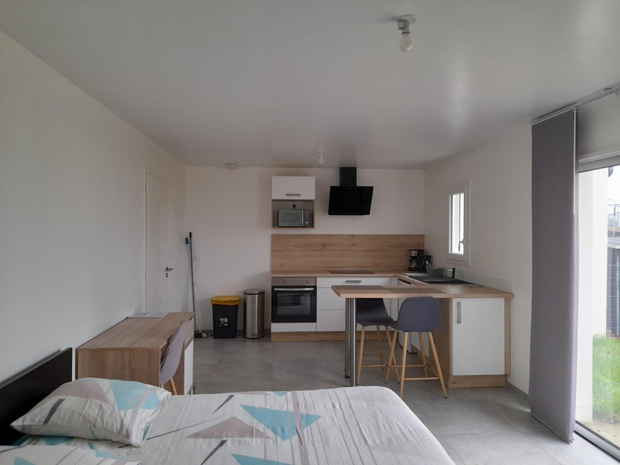 Studio Lumineux Avec Terrasse 라로츠수르욘 외부 사진