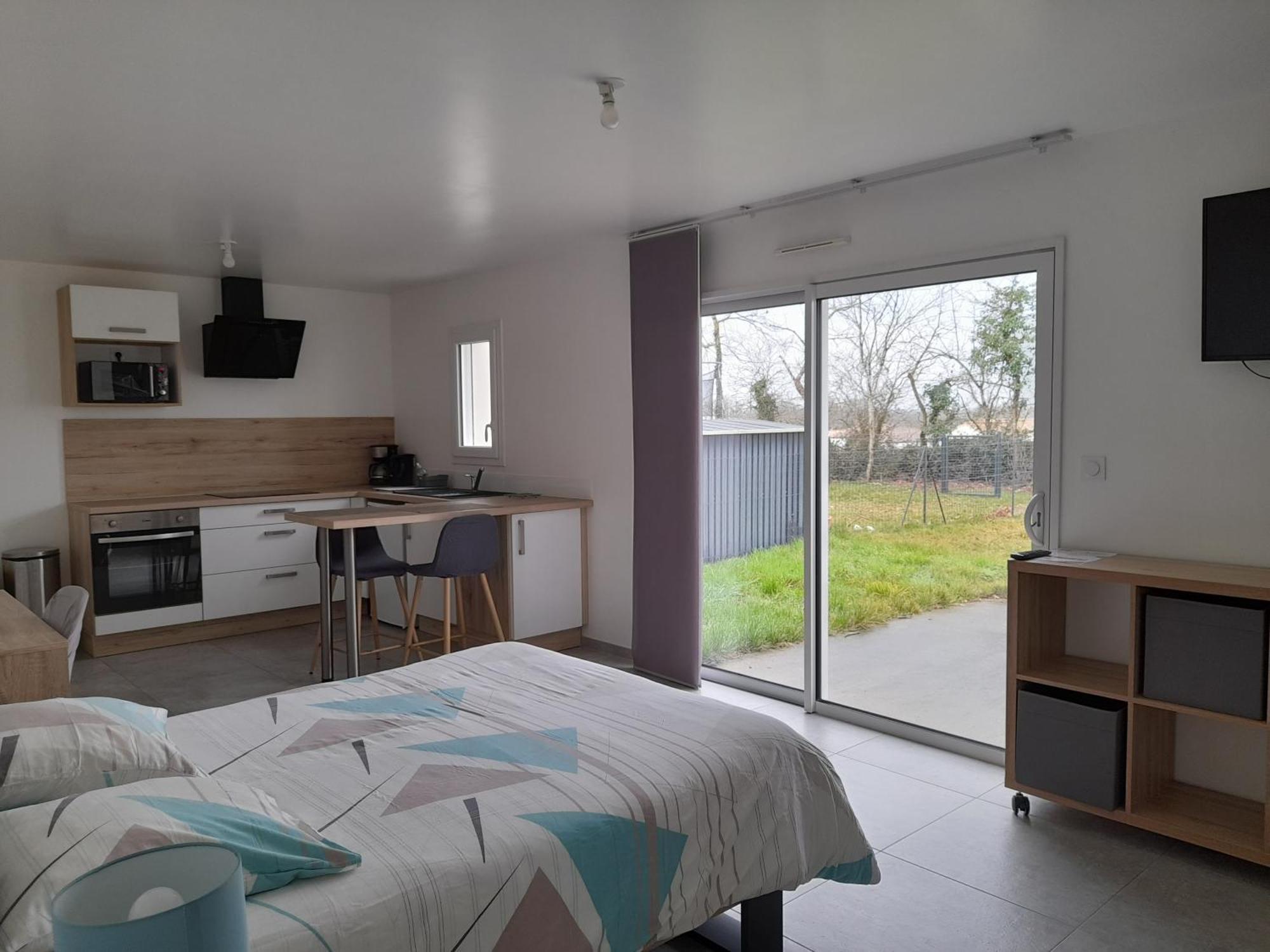 Studio Lumineux Avec Terrasse 라로츠수르욘 외부 사진